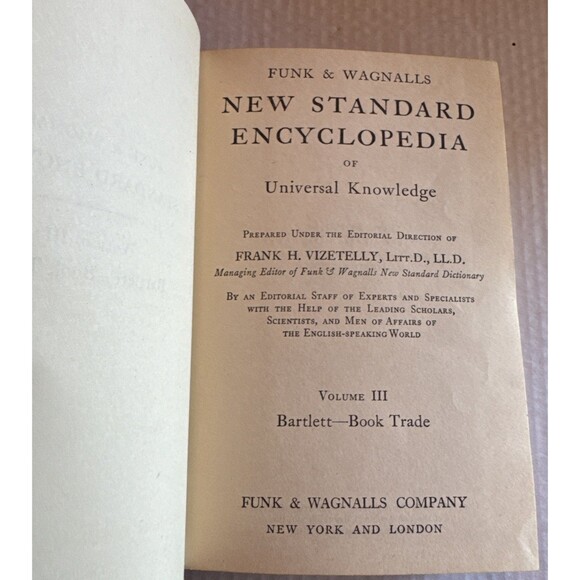 1931 Funk & Wagnalls New Standard Encyclopedia set of 24 Volumes & Yearbook 1932 - Picture 7 of 10
